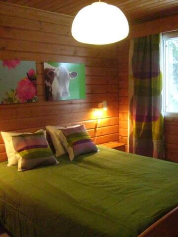 Фото номера Коттедж с сауной и 4 спальнями Дома для отпуска Loma-Rantala Cottages г. Тахковуори 16
